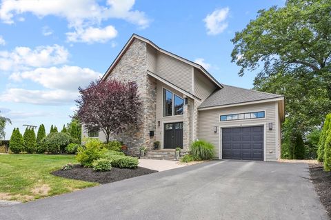 14 Bay Edge Lane Worcester MA 01604