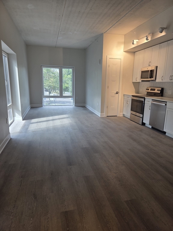 133 Salem 206