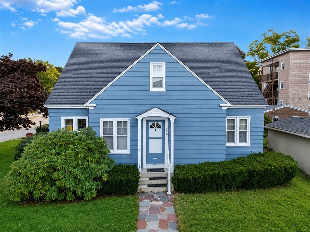 Photo of 208 Woodland St, Fitchburg, MA