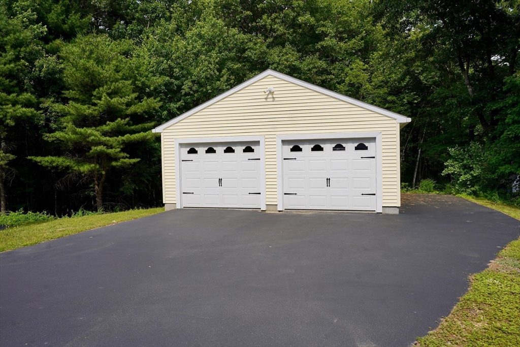 18 Brookside Dr