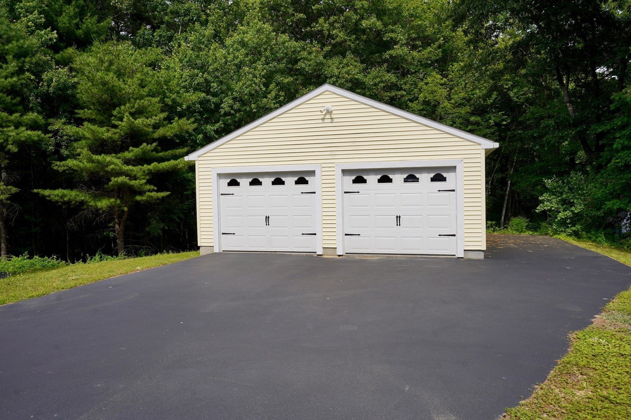 18 Brookside Dr
