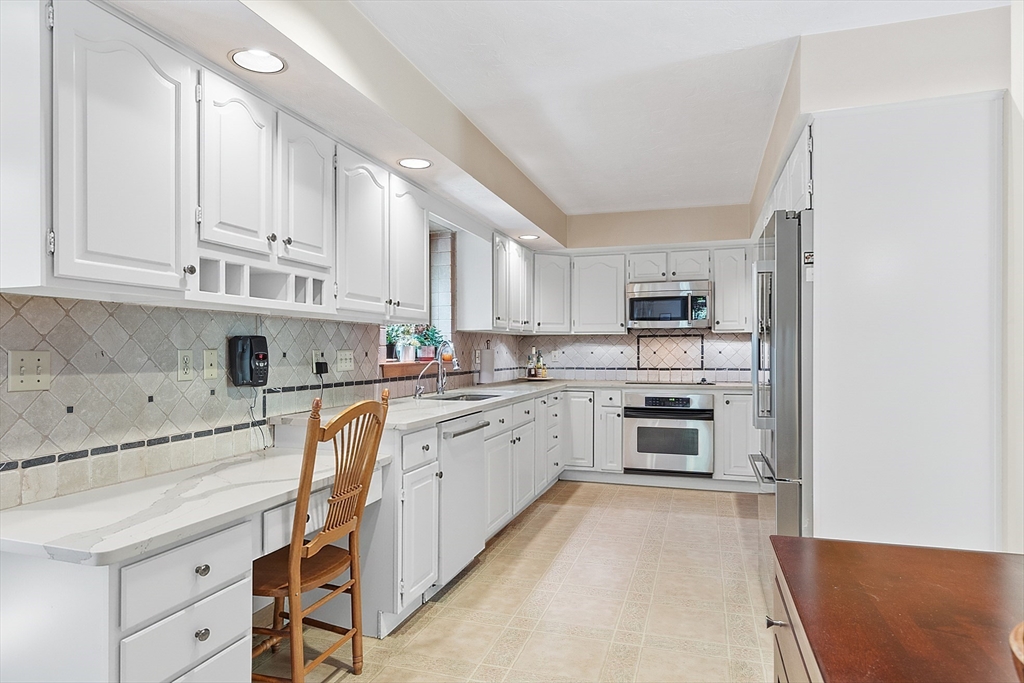 9 Blanchard Rd