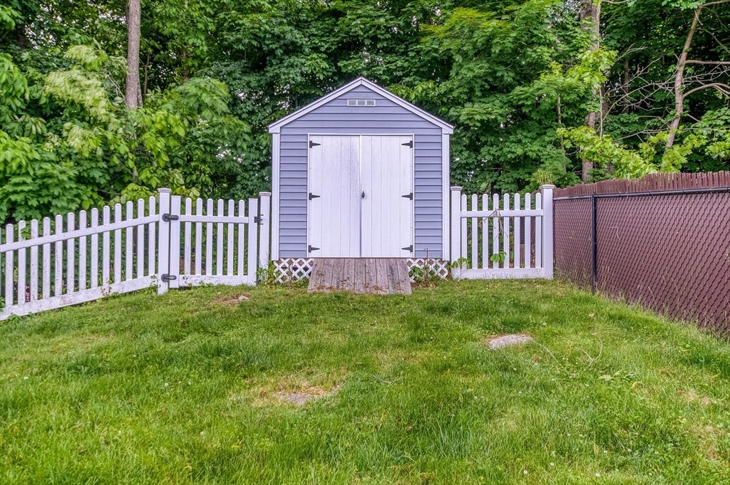 99 Elm St #99, Shrewsbury, MA Photo #36