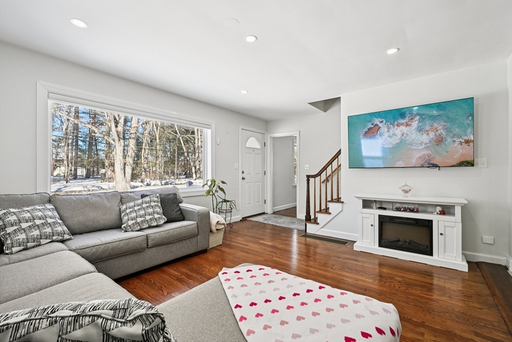 263 Mansfield Rd