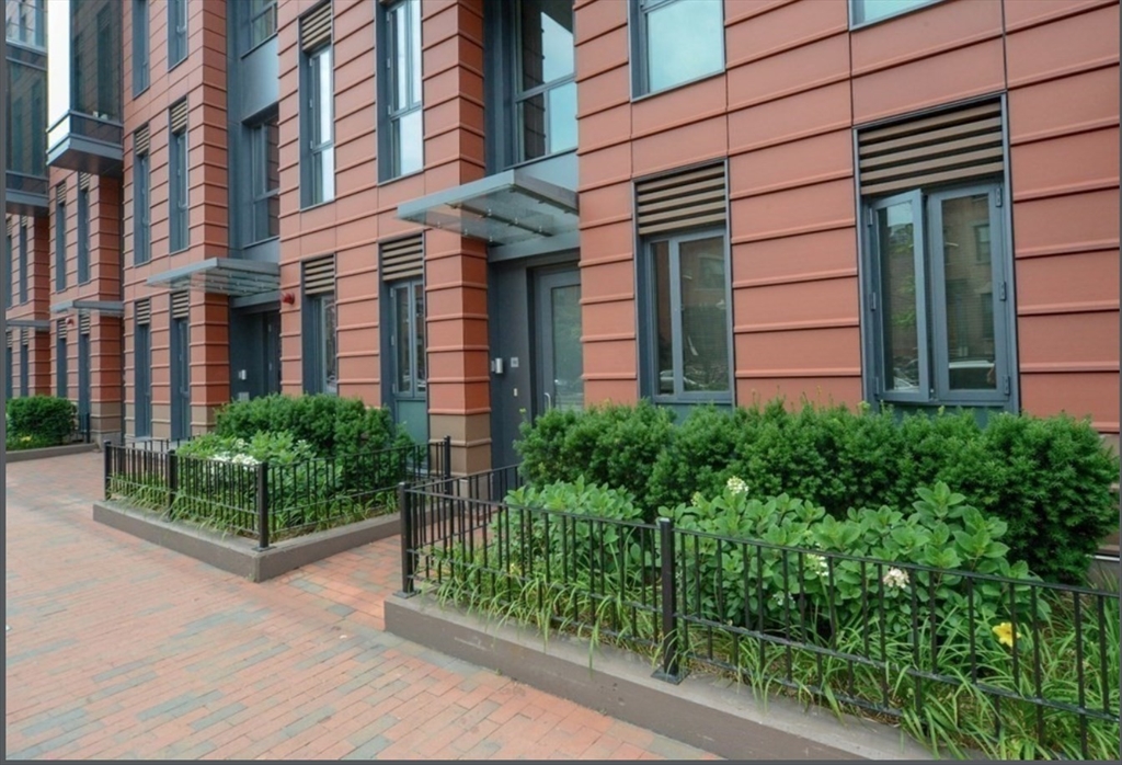 691 Massachusetts Ave 102