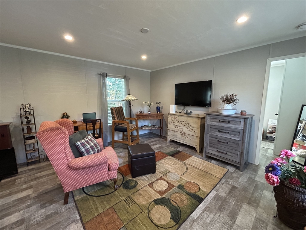 41 Longboat Road