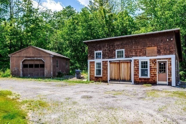 299 Sterling Rd