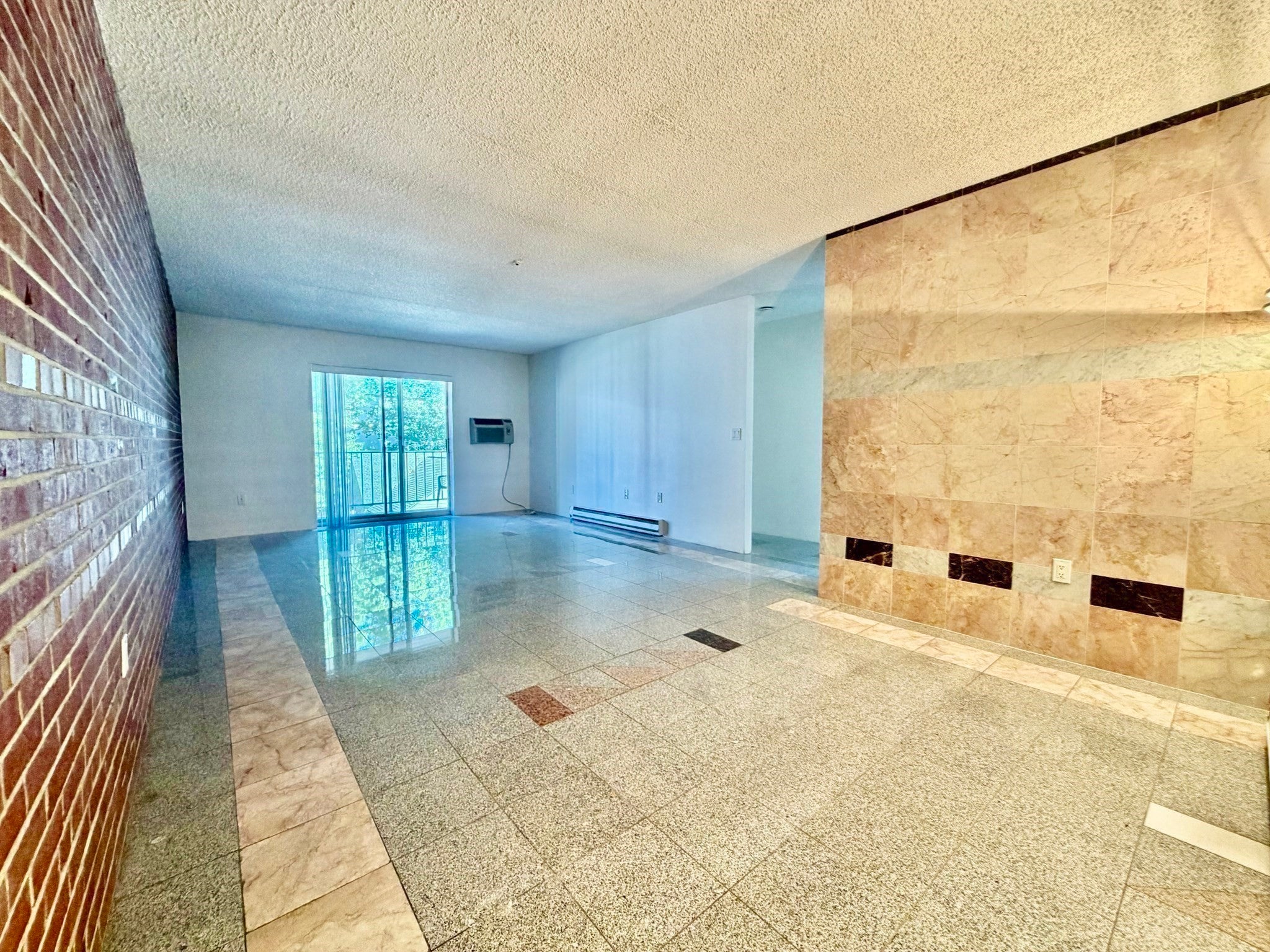 65 Webster St 303