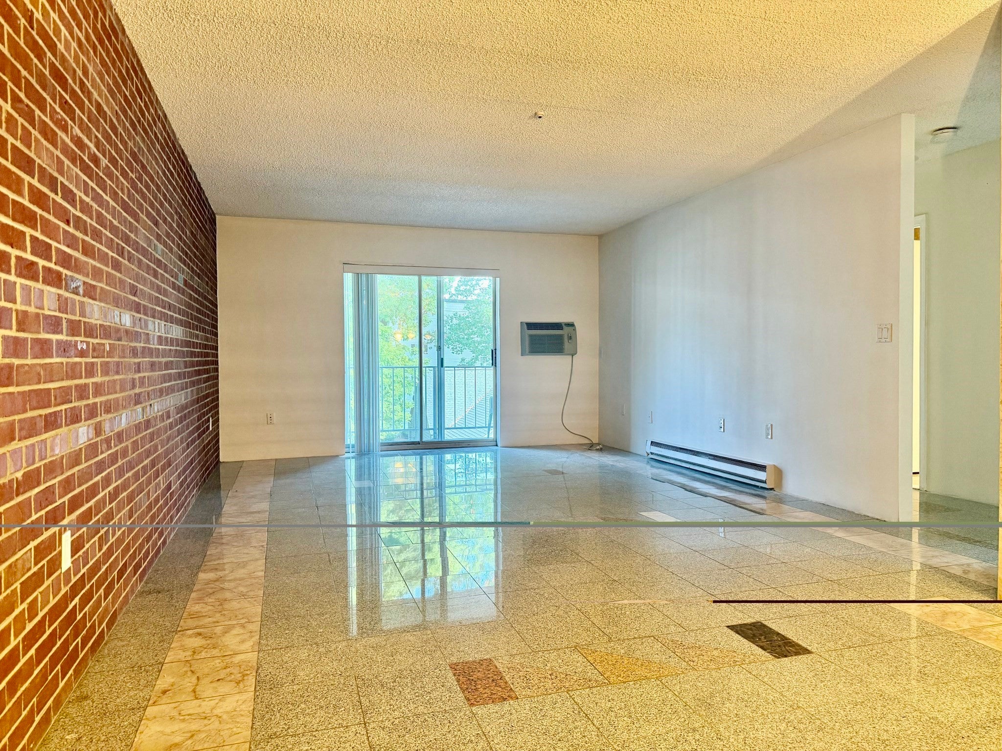 65 Webster St 303
