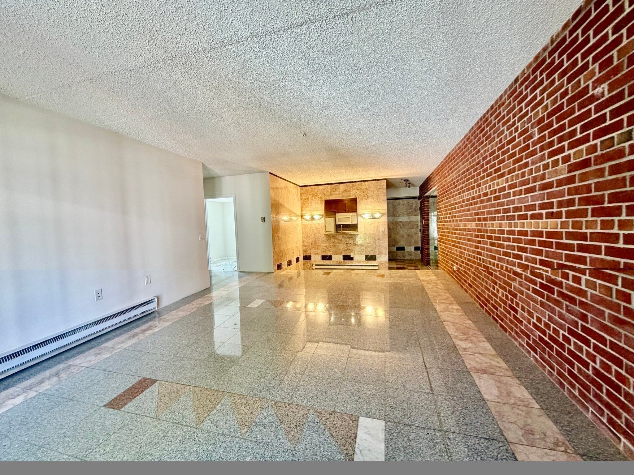 65 Webster St 303