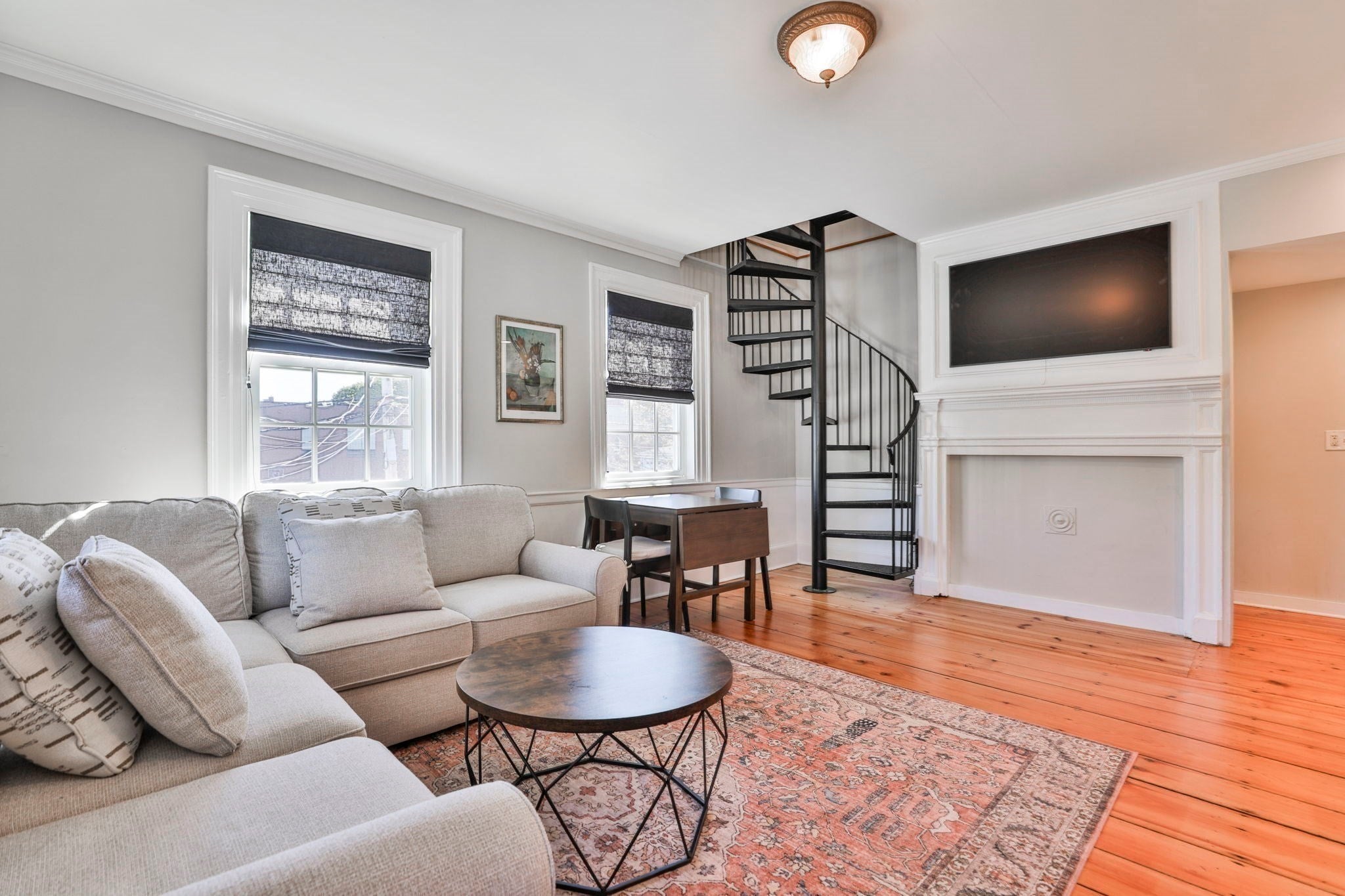 2 Court Street 3