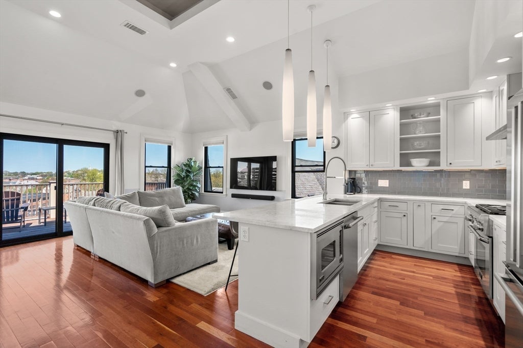 60 Sheridan St. 3