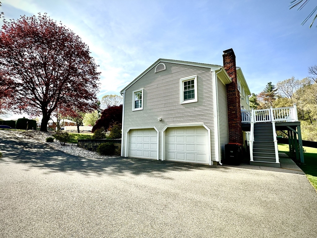 124 Robin Ridge Dr
