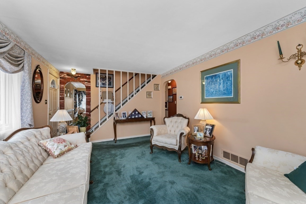 Lowell, Massachusetts 01852, United States, 3 Bedrooms Bedrooms, ,2 BathroomsBathrooms,Residential,Active,148976