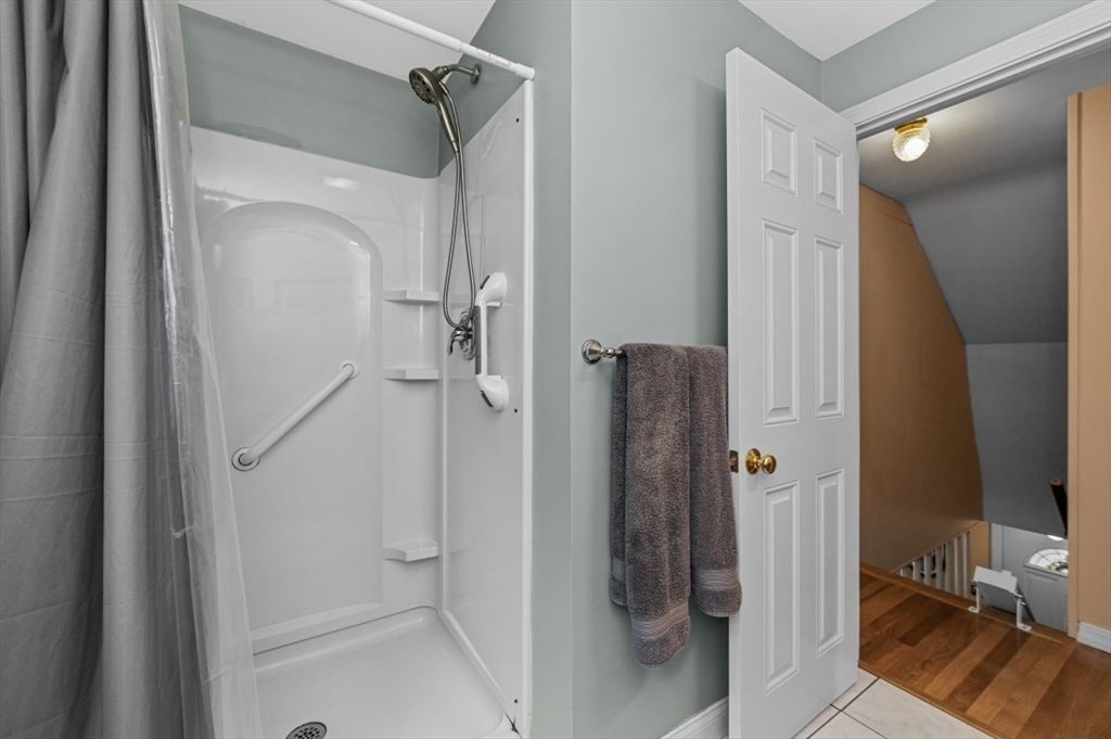 Lowell, Massachusetts 01852, United States, 3 Bedrooms Bedrooms, ,2 BathroomsBathrooms,Residential,Active,148976