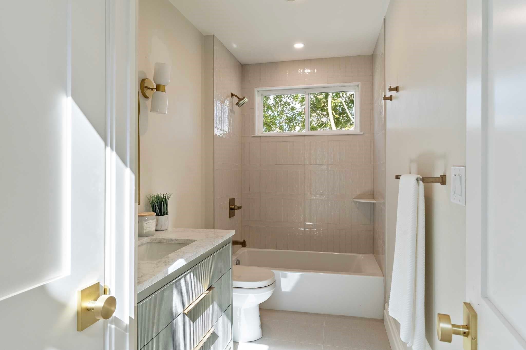 114 Hale St #3, Beverly, MA, 114 Hale St #3, Beverly, MA Photo #8