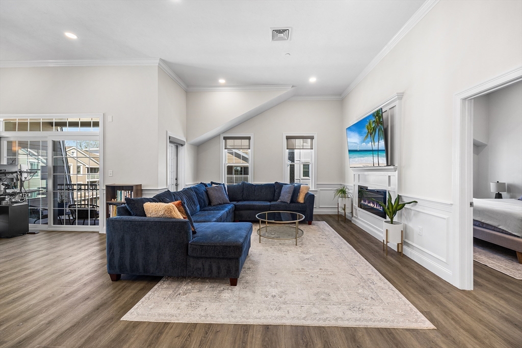 320 Middlesex Ave F408
