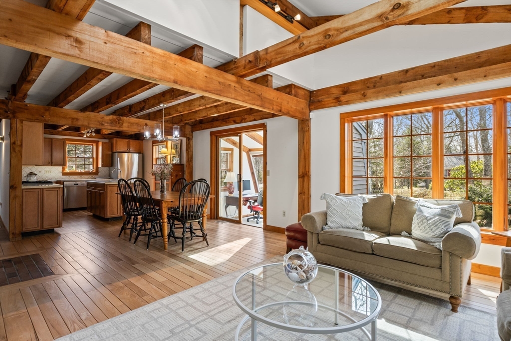 Harwich, Massachusetts 02645, United States, 3 Bedrooms Bedrooms, ,2 BathroomsBathrooms,Residential,Pending,101264