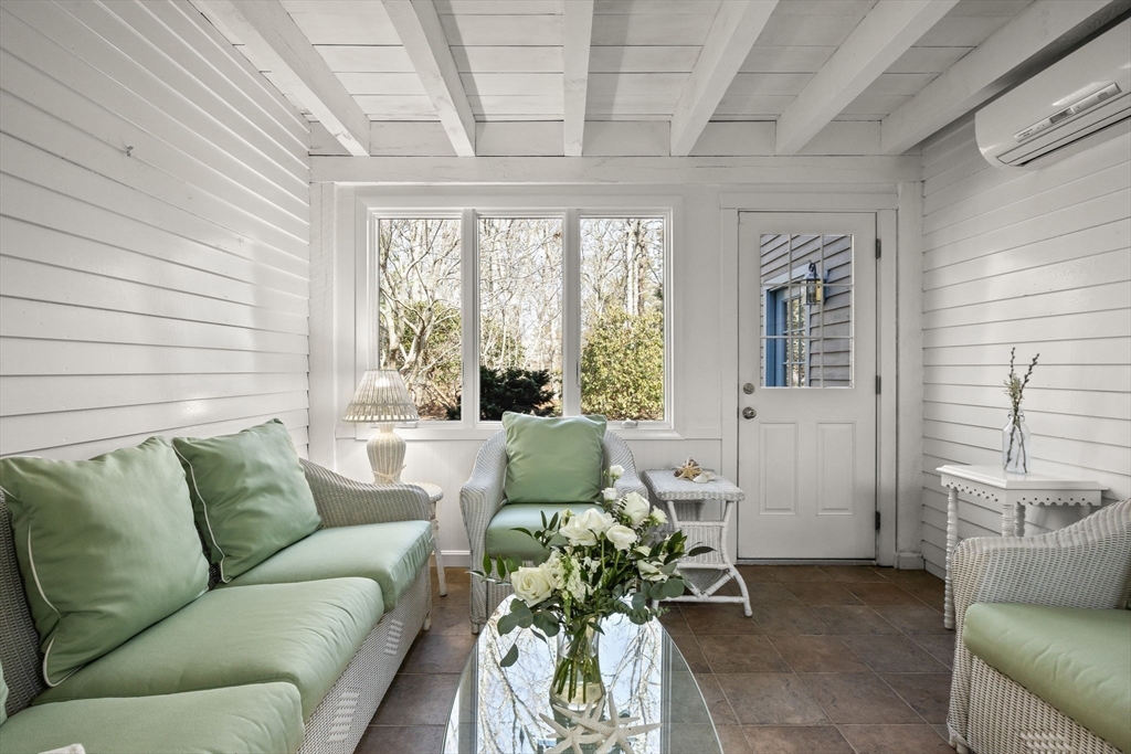 Harwich, Massachusetts 02645, United States, 3 Bedrooms Bedrooms, ,2 BathroomsBathrooms,Residential,Pending,101264