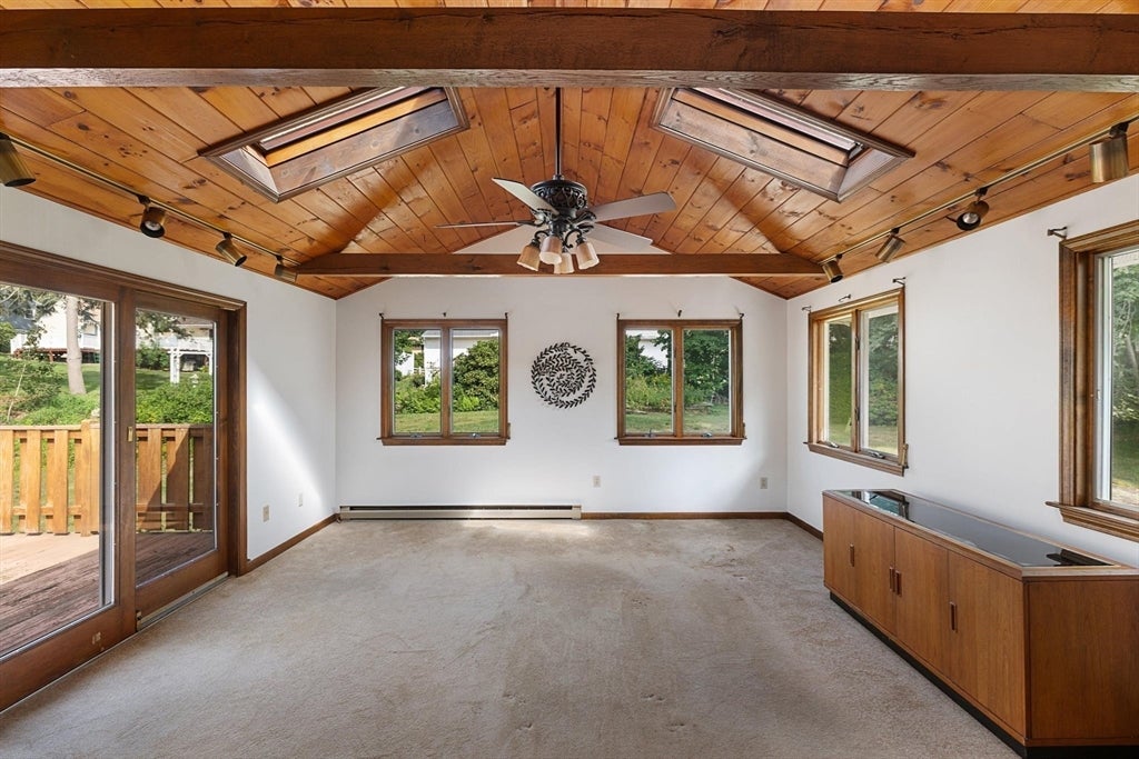 8 Beechwood Dr, Rutland, MA Photo #12