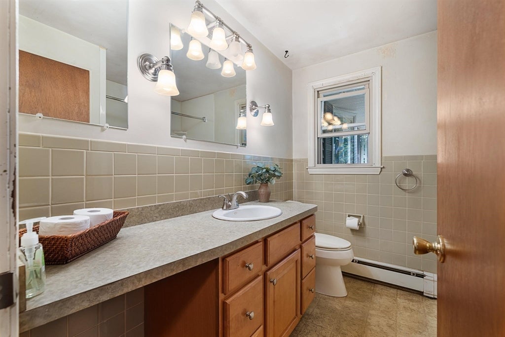 8 Beechwood Dr, Rutland, MA Photo #21