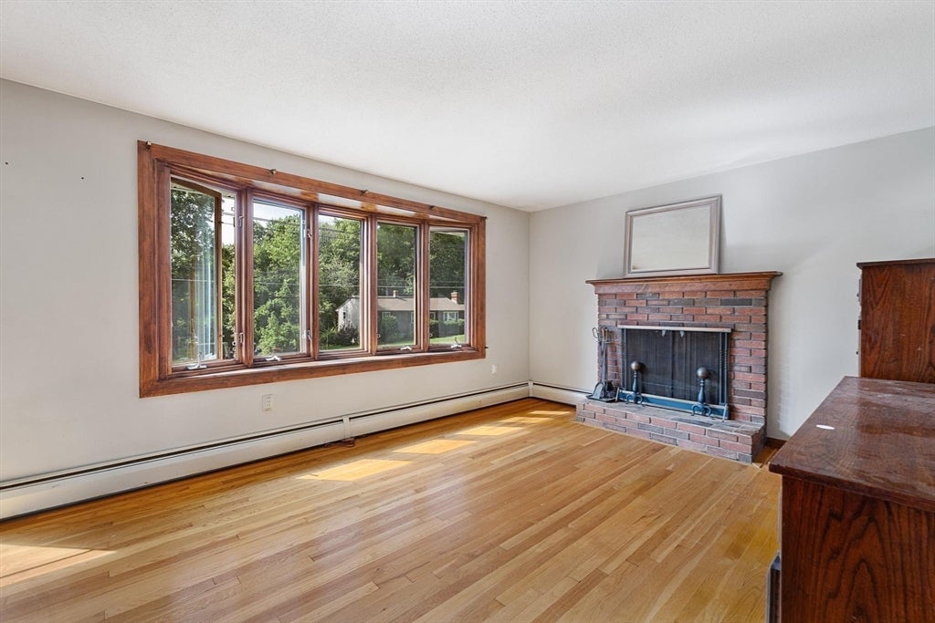 8 Beechwood Dr, Rutland, MA Photo #10