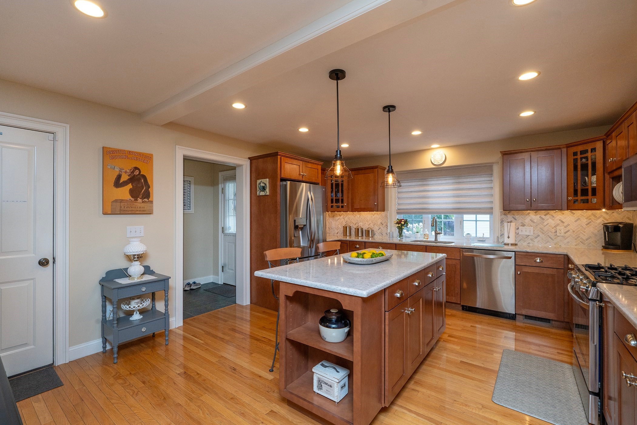 210 Market St, Amesbury, MA, 210 Market St, Amesbury, MA Photo #5