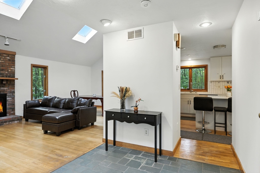 9 Valleywood Rd
