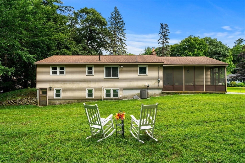 16 Crown Rd
