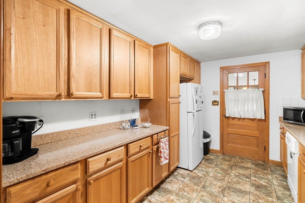 16 Crown Rd, Westford, MA, 16 Crown Rd, Westford, MA Photo #11