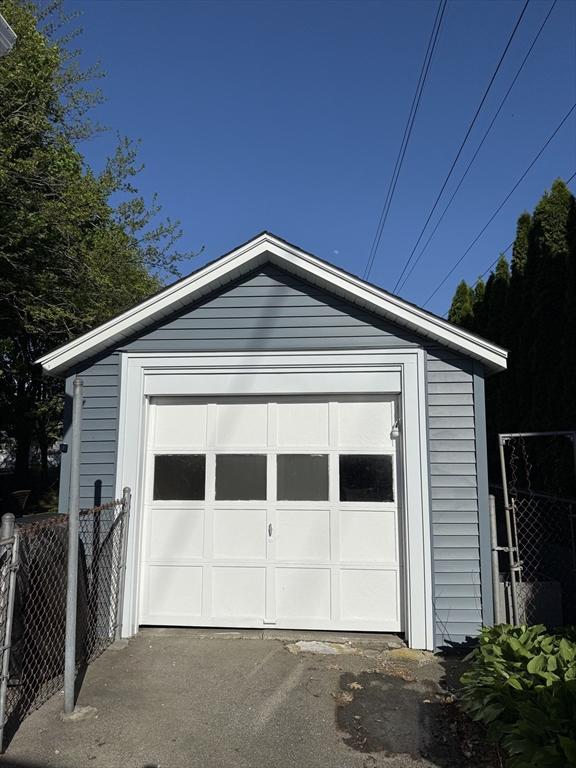 74 Outlook Ave