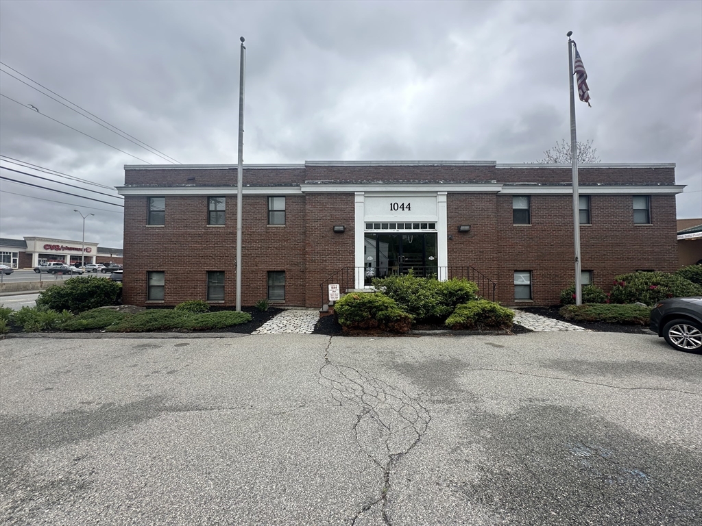 1044 Central St 103