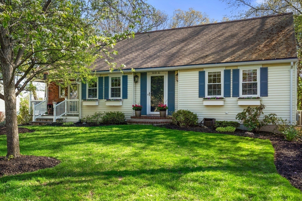 22 Crest Rd