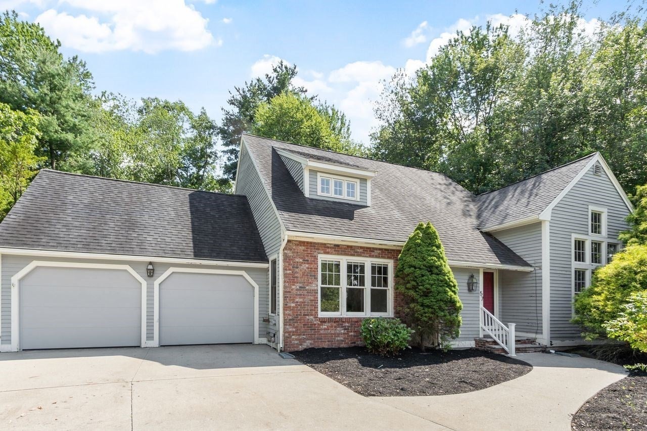 57 Cobblestone Circle
