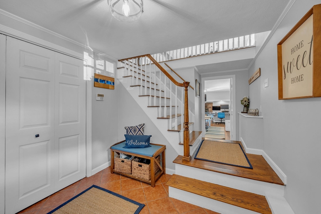 136 W Elm St