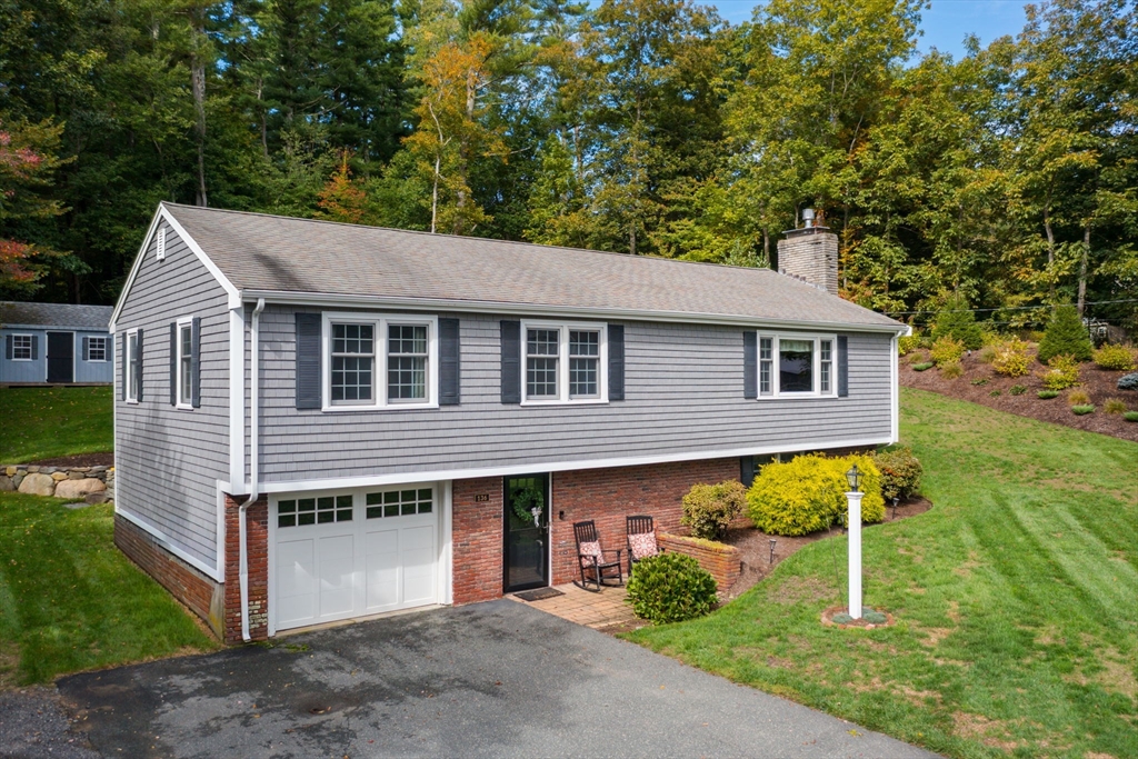 136 W Elm St