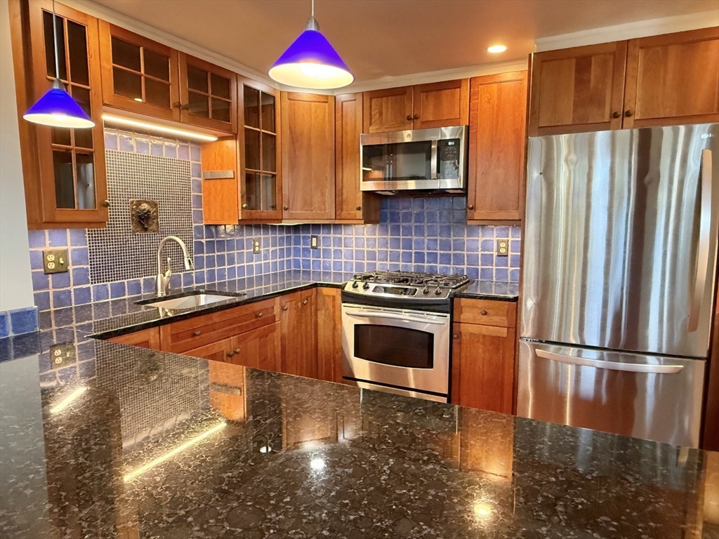 35 New South Street 407