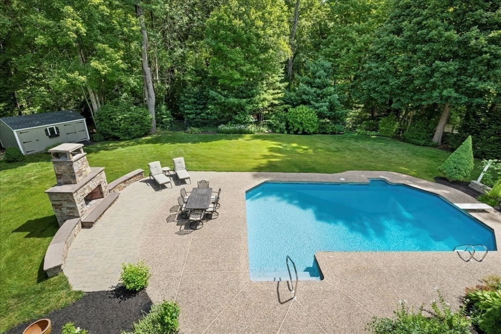 22 Woodland Dr