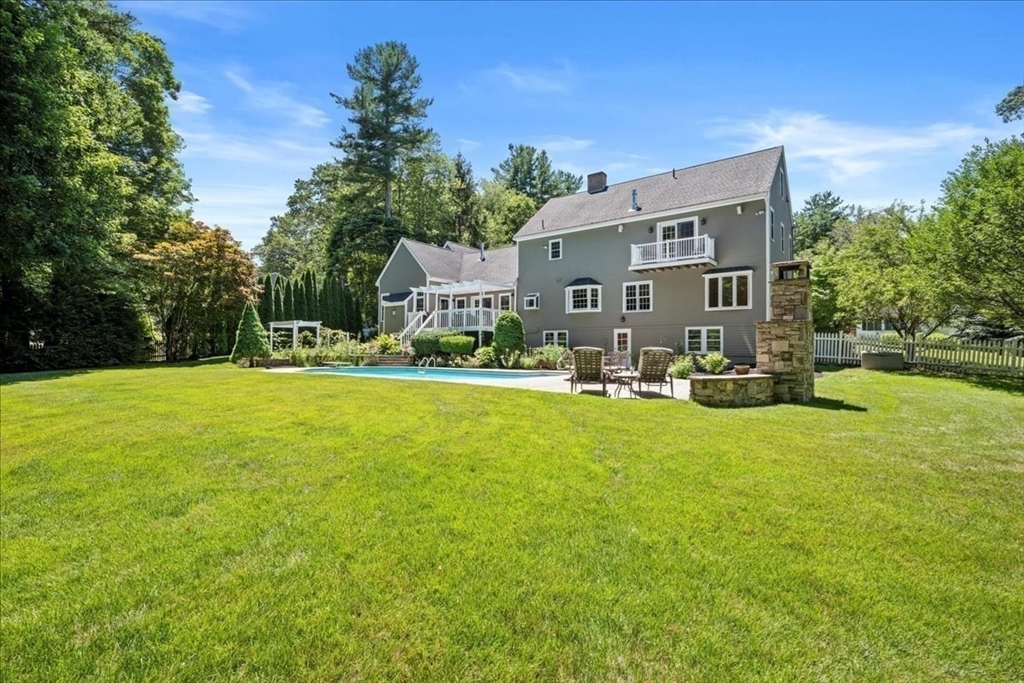 22 Woodland Dr
