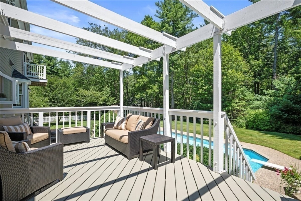 22 Woodland Dr