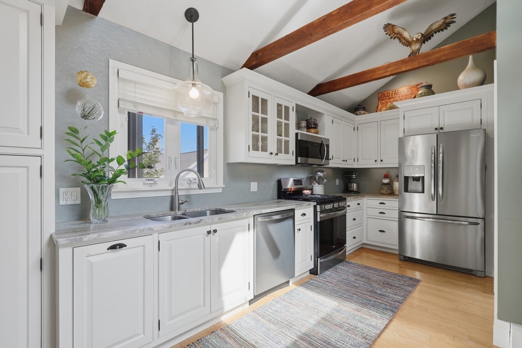 10 Spruce St. B