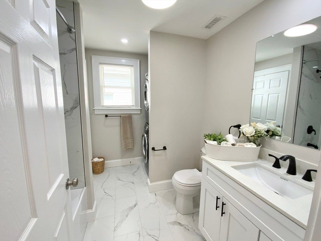5/5A Ferdinand St, Worcester, MA Photo #32
