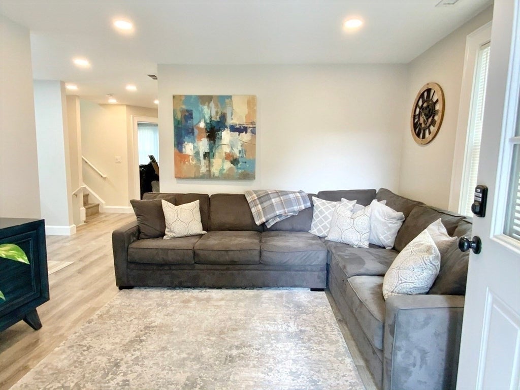 5/5A Ferdinand St, Worcester, MA Photo #28