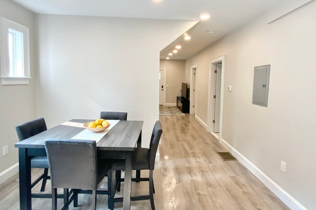 5/5A Ferdinand St, Worcester, MA Photo #15