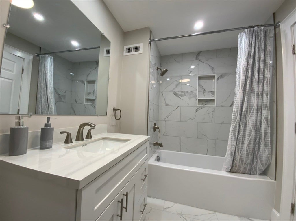 5/5A Ferdinand St, Worcester, MA Photo #36