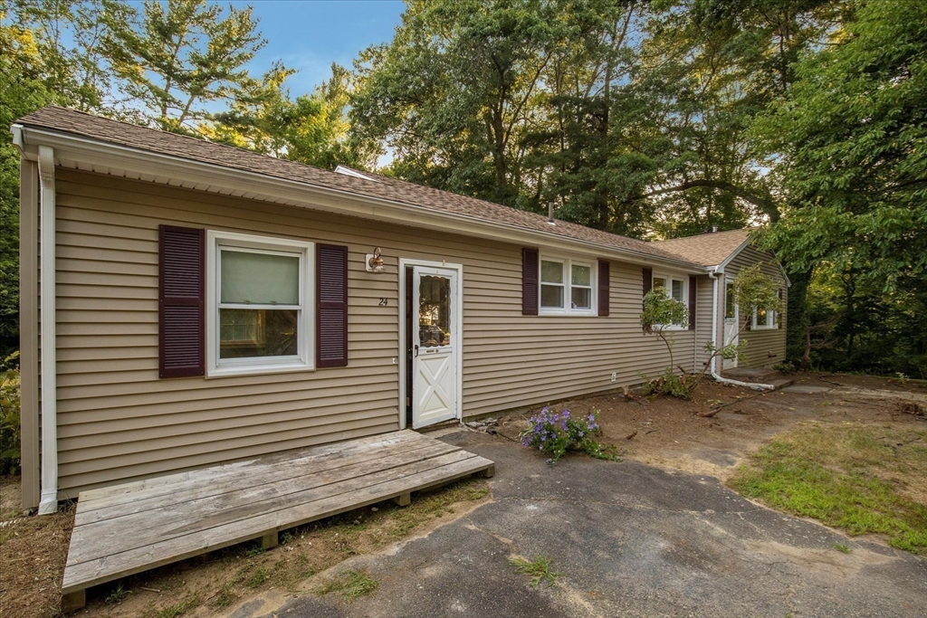 24 Atkinson Dr