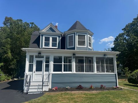 1220 Gardners Neck Rd Swansea MA 02777
