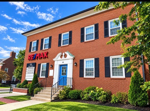 Photo of 133 Maple St Suite 2 St, Springfield, MA 01105 (MLS # 73580714)