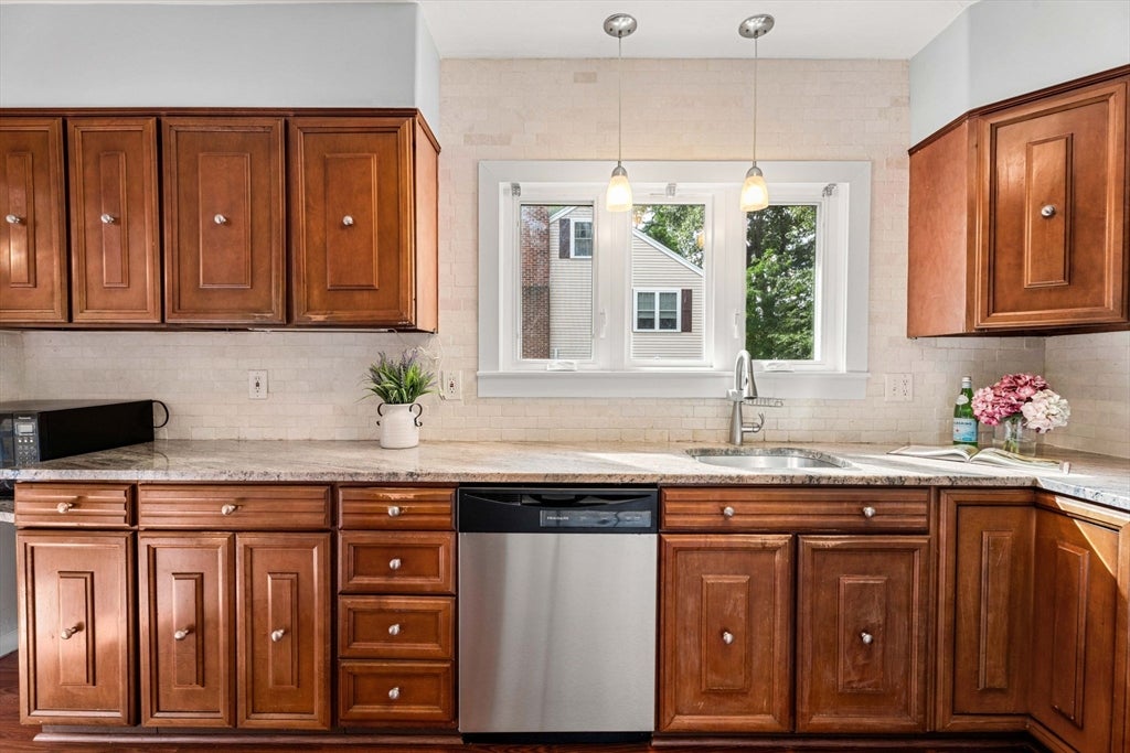 21 Evelyn Pl, Quincy, MA Photo #6