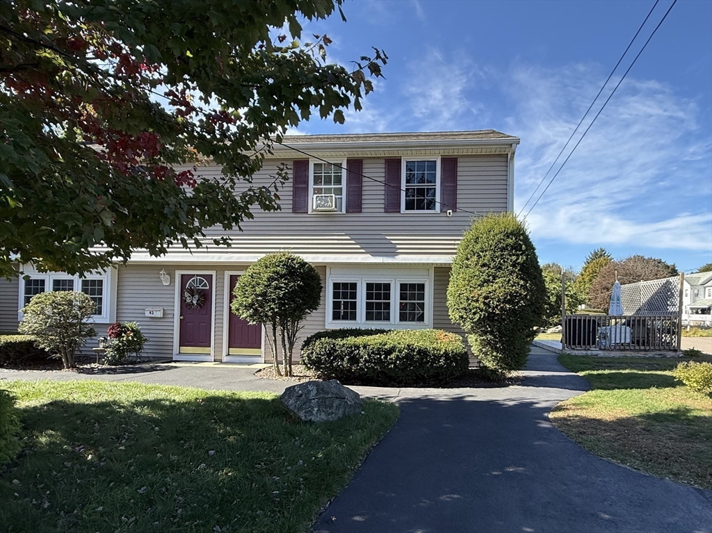 44 Angell St 44